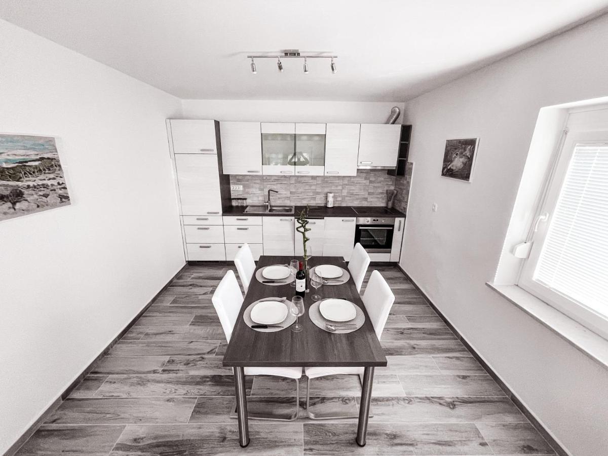 Riad Apartments Premium Zgornje Skofije Zewnętrze zdjęcie