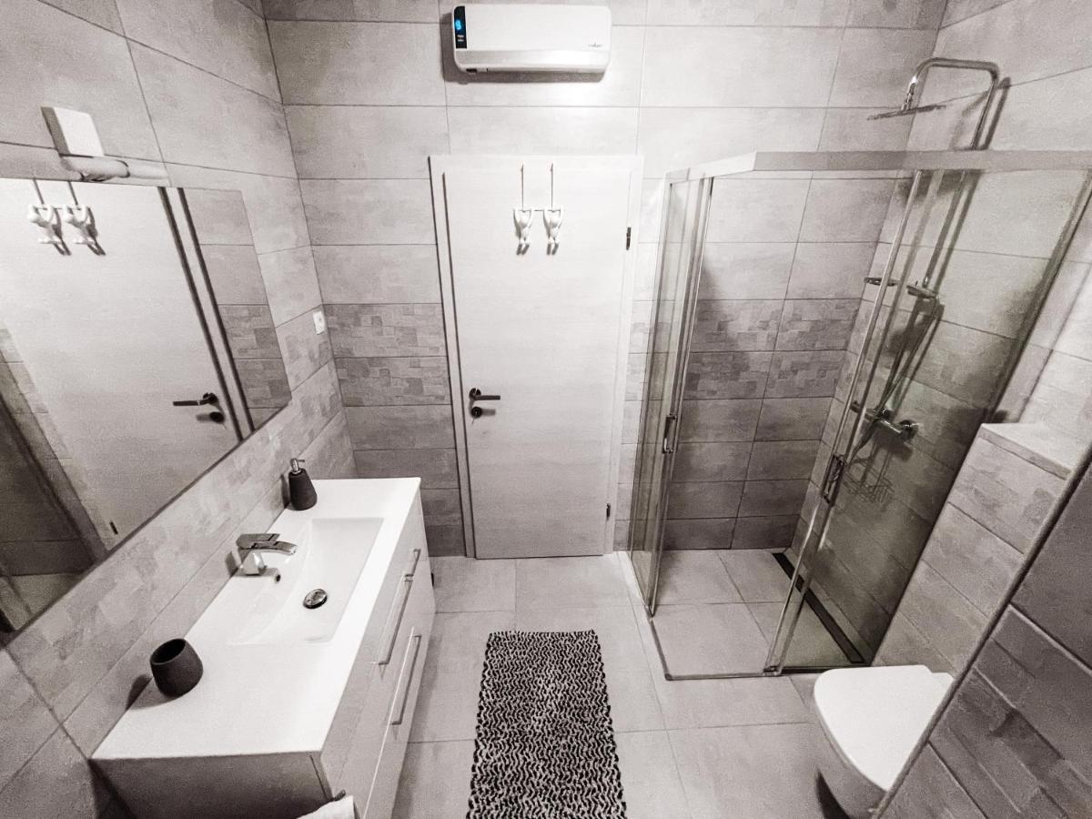 Riad Apartments Premium Zgornje Skofije Zewnętrze zdjęcie